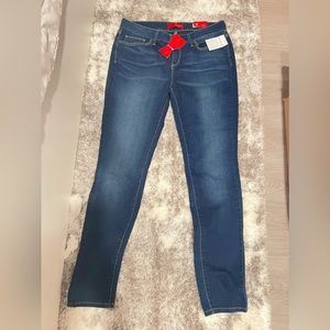 Guess Sienna Curvy Fit